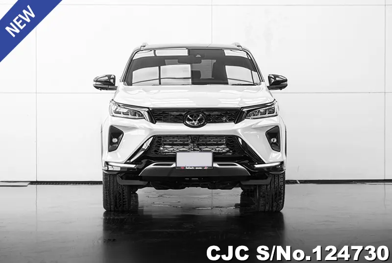 Toyota Fortuner in White for Sale Image 4