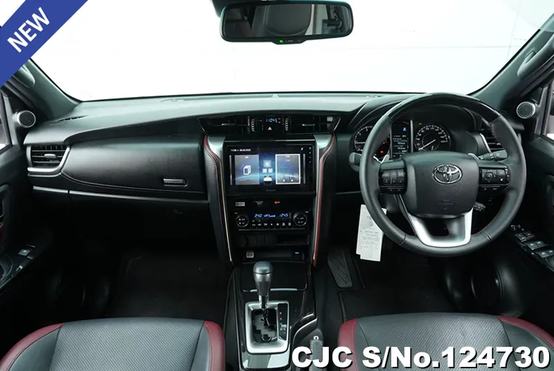 Toyota Fortuner in White for Sale Image 6