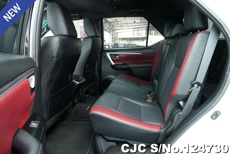 Toyota Fortuner in White for Sale Image 8