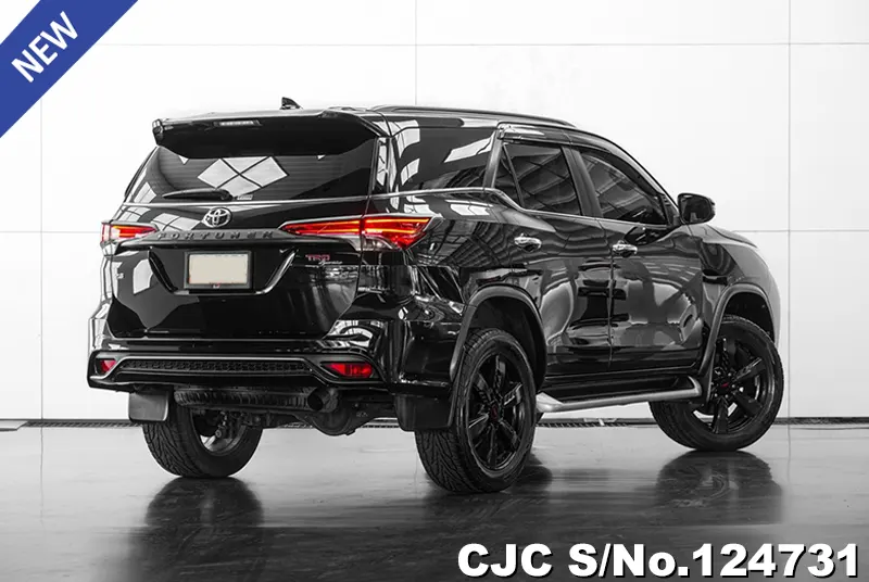 Toyota Fortuner in Black for Sale Image 2