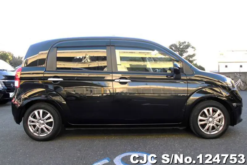 Toyota Porte in Black for Sale Image 6
