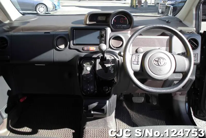 Toyota Porte in Black for Sale Image 9