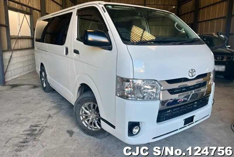 Toyota / Hiace 2016