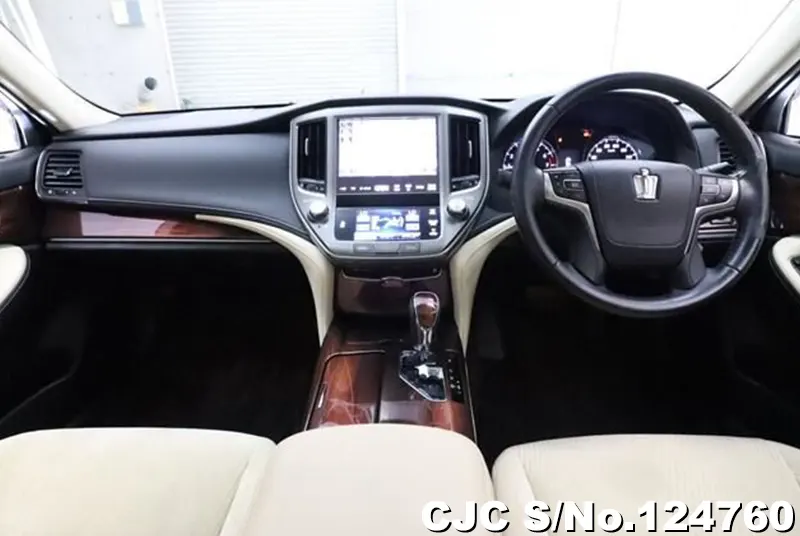 Toyota Crown in White for Sale Image 3