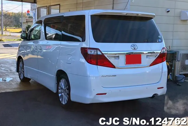 Toyota Alphard in White for Sale Image 1