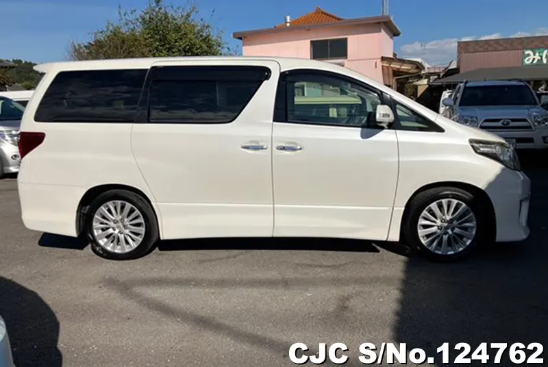 Toyota Alphard in White for Sale Image 6
