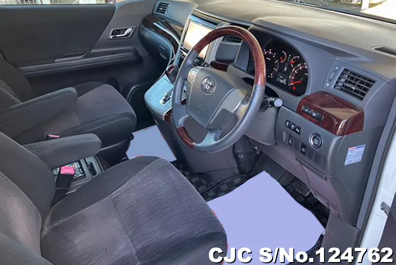 Toyota Alphard in White for Sale Image 9