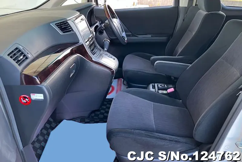 Toyota Alphard in White for Sale Image 10