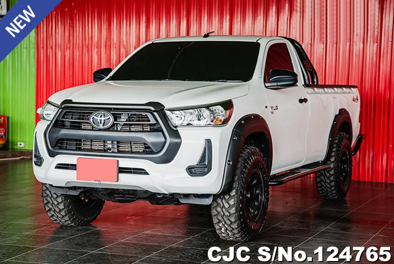 Toyota Hilux in White for Sale Image 0