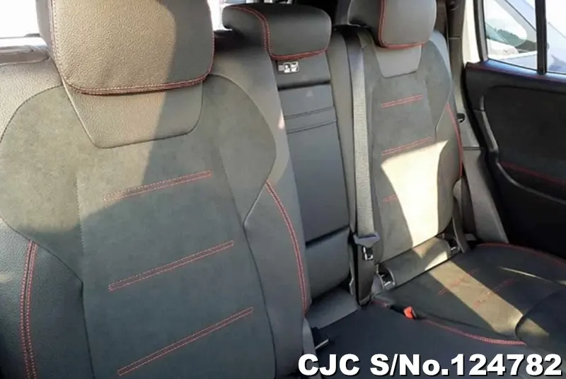 Mercedes Benz GLB Class in White for Sale Image 8