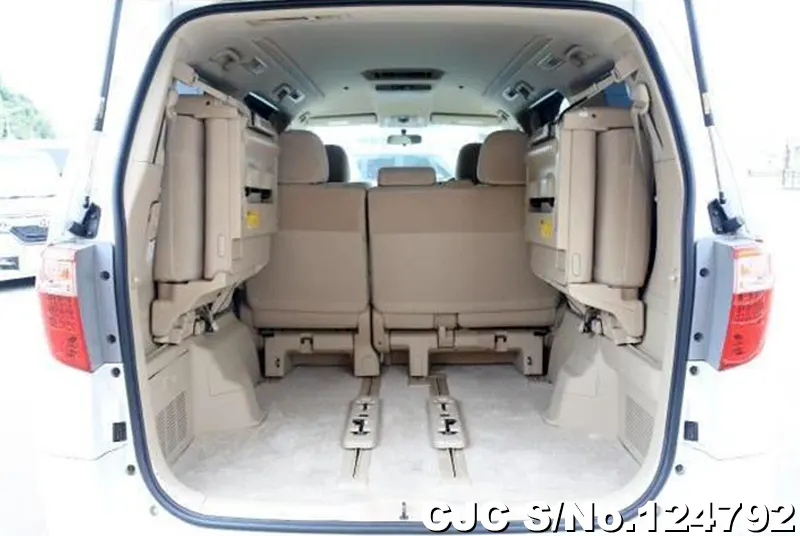 Toyota Alphard in White for Sale Image 7
