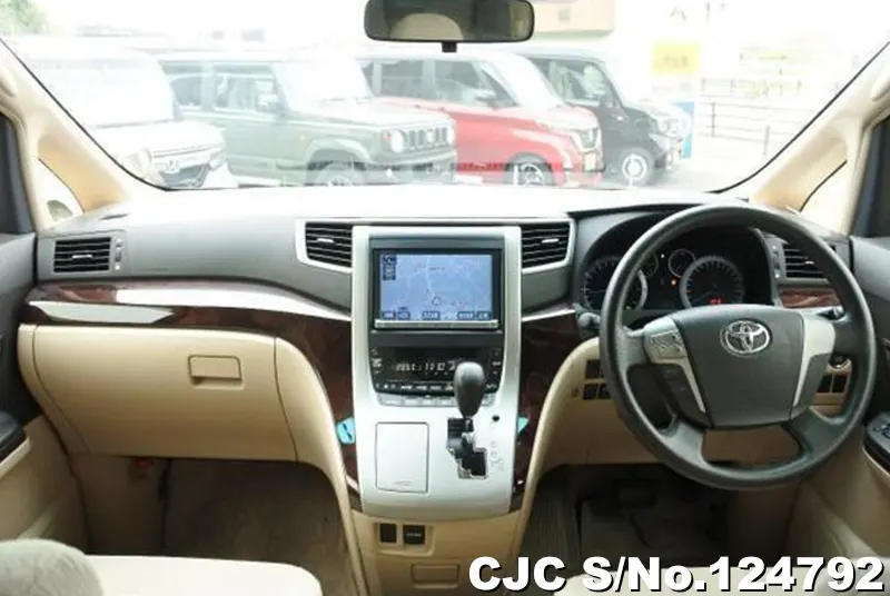 Toyota Alphard in White for Sale Image 8