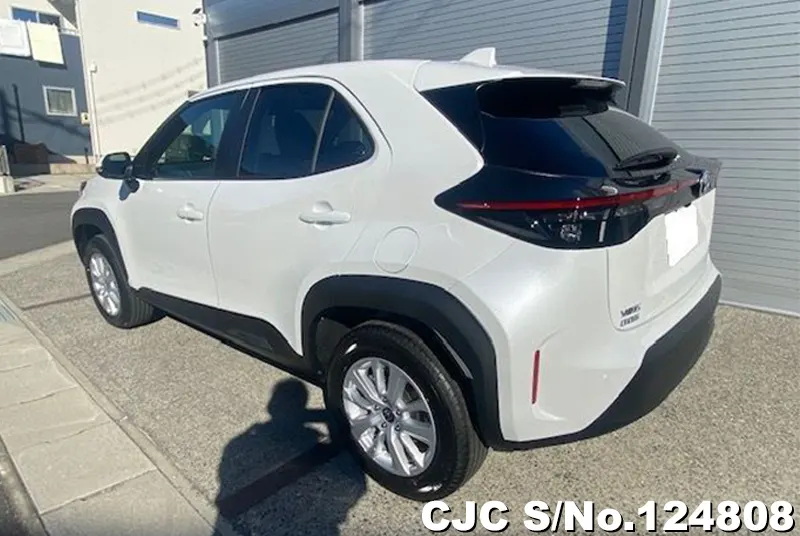 Toyota Yaris Cross in Pearl for Sale Image 1