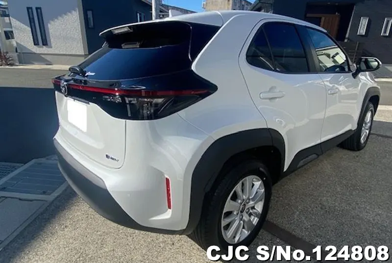Toyota Yaris Cross in Pearl for Sale Image 2