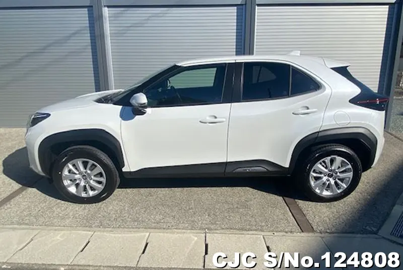 Toyota Yaris Cross in Pearl for Sale Image 7