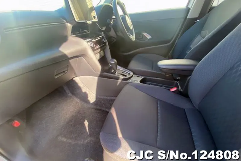 Toyota Yaris Cross in Pearl for Sale Image 11