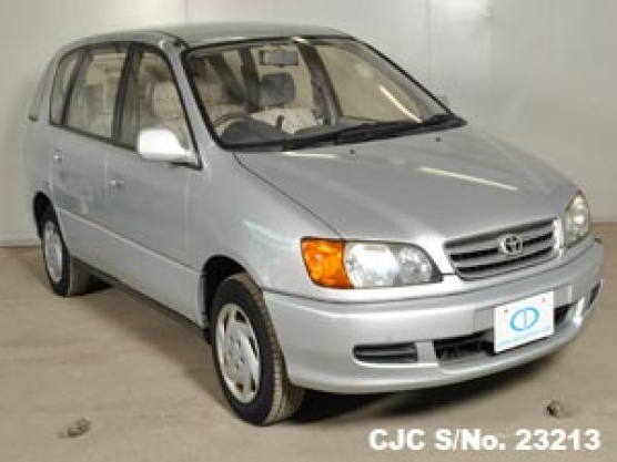1999 Toyota / Ipsum Stock No. 23213
