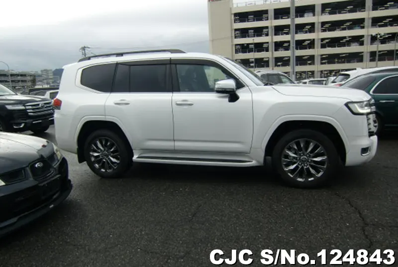 2021 Toyota / Land Cruiser Stock No. 124843
