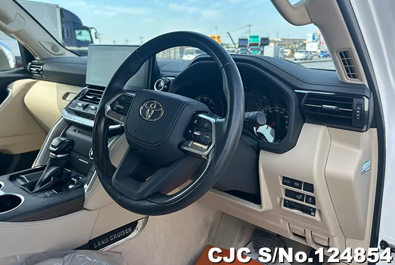 2021 Toyota / Land Cruiser Stock No. 124854