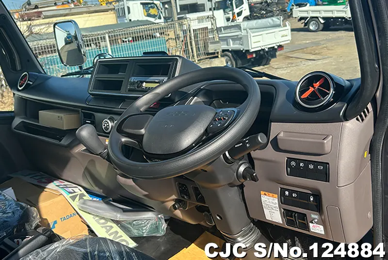 2025 Mitsubishi / Canter Stock No. 124884