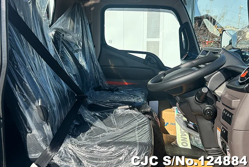 2025 Mitsubishi / Canter Stock No. 124884