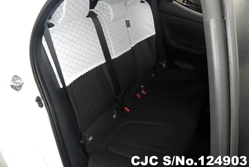 2022 Toyota / Yaris Stock No. 124903