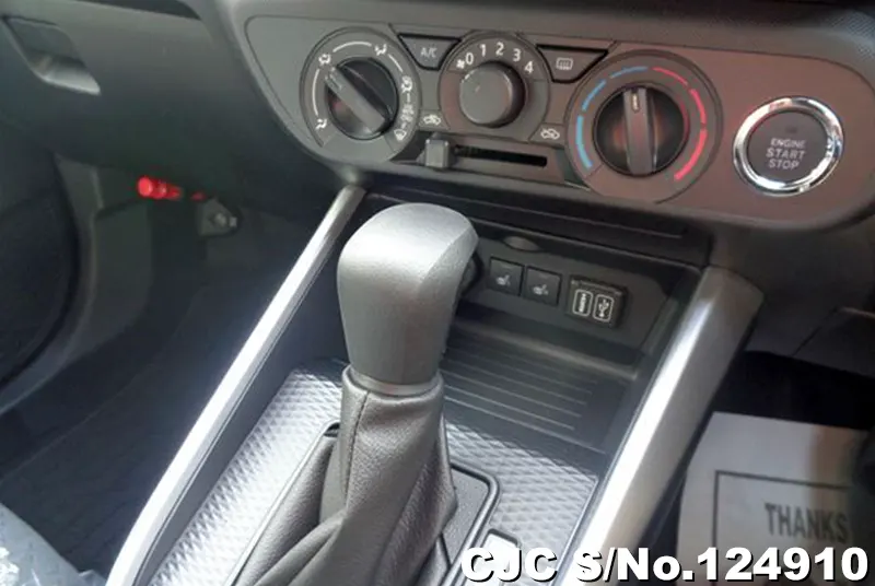 Toyota Raize in Black for Sale Image 10