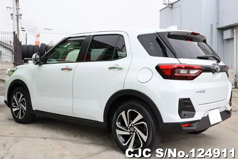 Toyota Raize in White for Sale Image 1