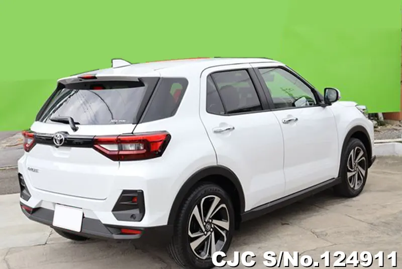 Toyota Raize in White for Sale Image 2