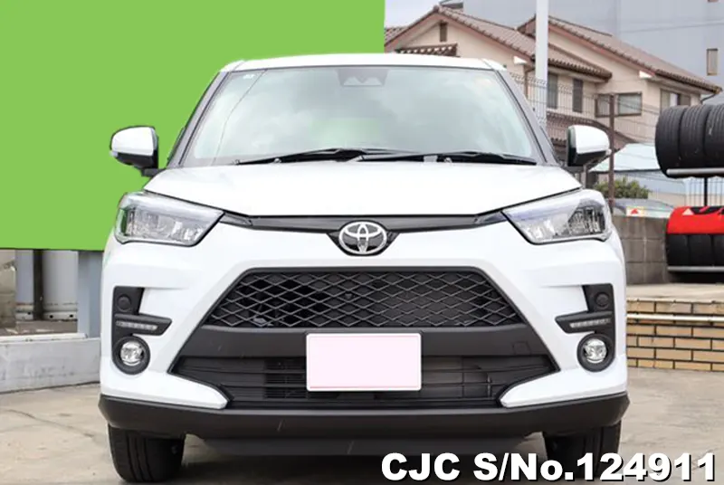 Toyota Raize in White for Sale Image 4