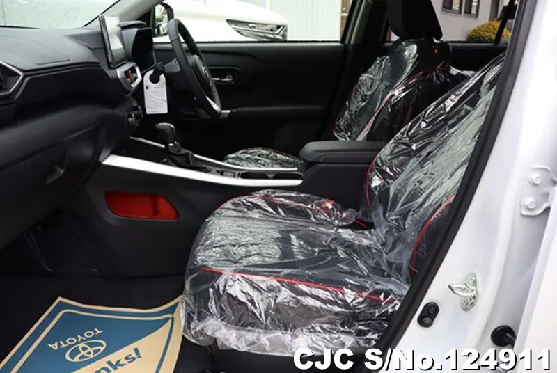 Toyota Raize in White for Sale Image 9