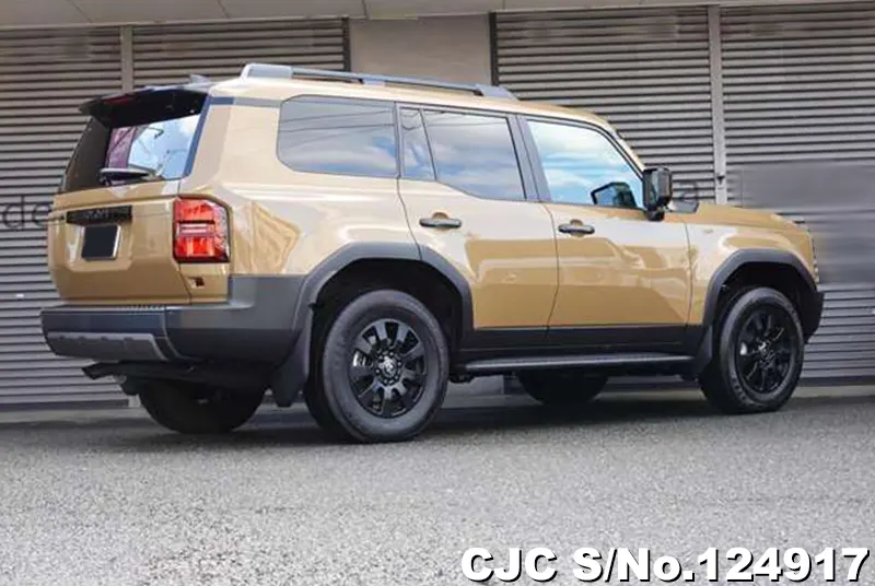 Toyota Land Cruiser 250 in Sand x Light Gray for Sale Image 2
