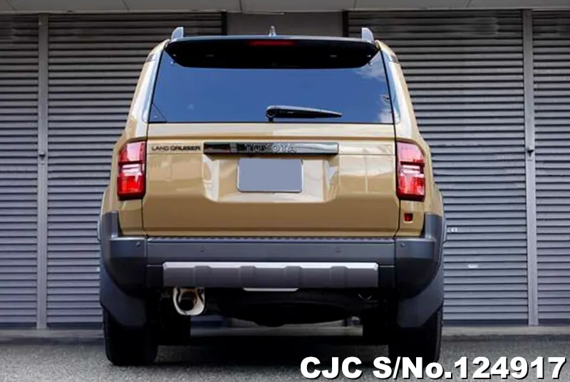 Toyota Land Cruiser 250 in Sand x Light Gray for Sale Image 5