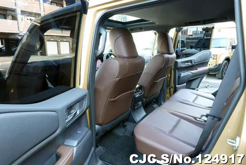 Toyota Land Cruiser 250 in Sand x Light Gray for Sale Image 13