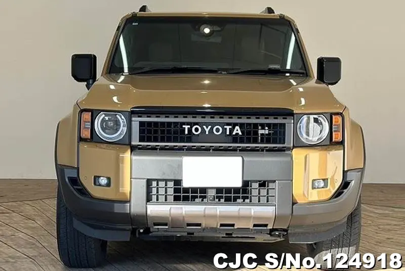 Toyota Land Cruiser 250 in Sand x Light Gray for Sale Image 3