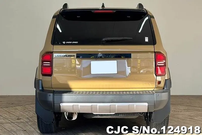 Toyota Land Cruiser 250 in Sand x Light Gray for Sale Image 4