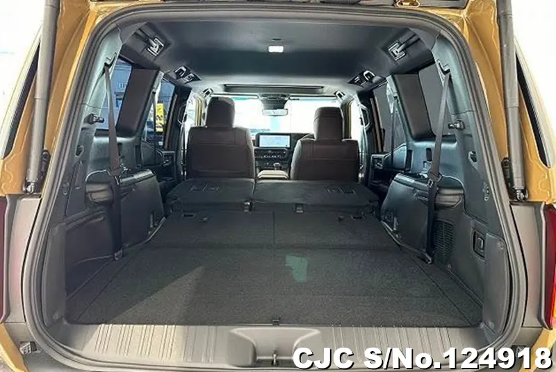 Toyota Land Cruiser 250 in Sand x Light Gray for Sale Image 7