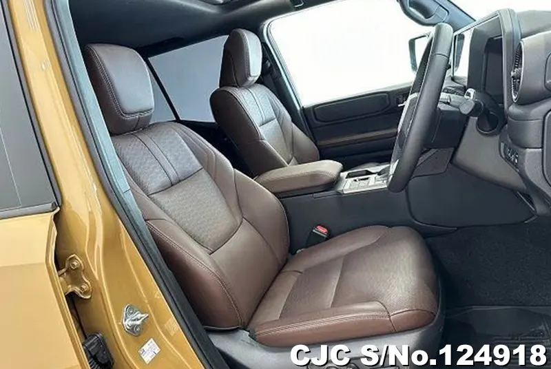 Toyota Land Cruiser 250 in Sand x Light Gray for Sale Image 9