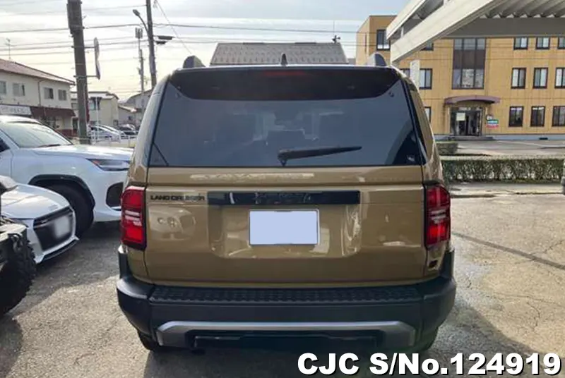 Toyota Land Cruiser 250 in Sand x Light Gray for Sale Image 5