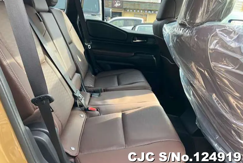 Toyota Land Cruiser 250 in Sand x Light Gray for Sale Image 8