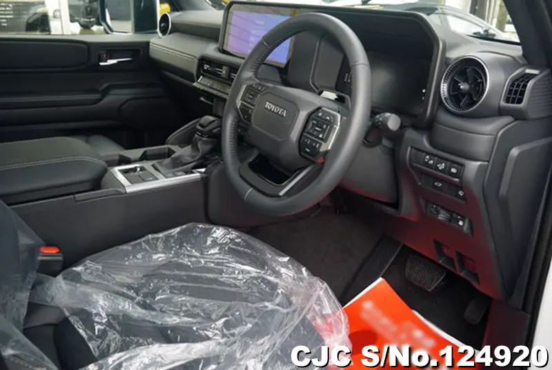 Toyota Land Cruiser 250 in White for Sale Image 3