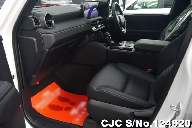 Toyota Land Cruiser 250 in White for Sale Image 4
