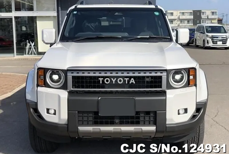 Toyota Land Cruiser 250 in White for Sale Image 4