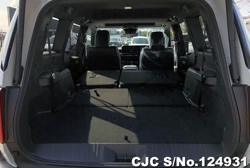 Toyota Land Cruiser 250 in White for Sale Image 8