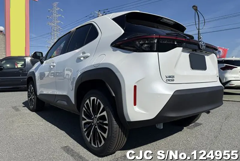 Toyota Yaris Cross in Pearl for Sale Image 1