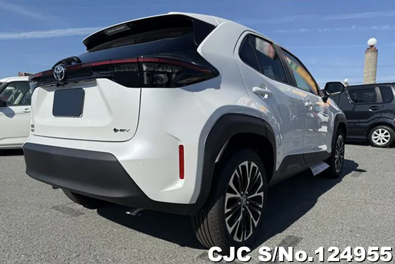 Toyota Yaris Cross in Pearl for Sale Image 2