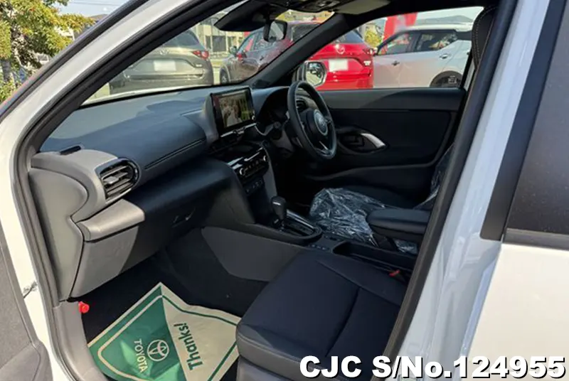 Toyota Yaris Cross in Pearl for Sale Image 9