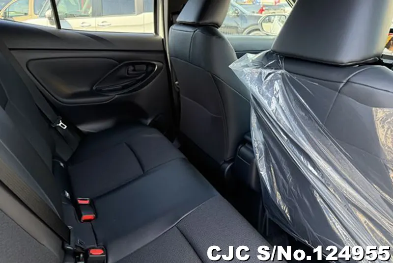 Toyota Yaris Cross in Pearl for Sale Image 10