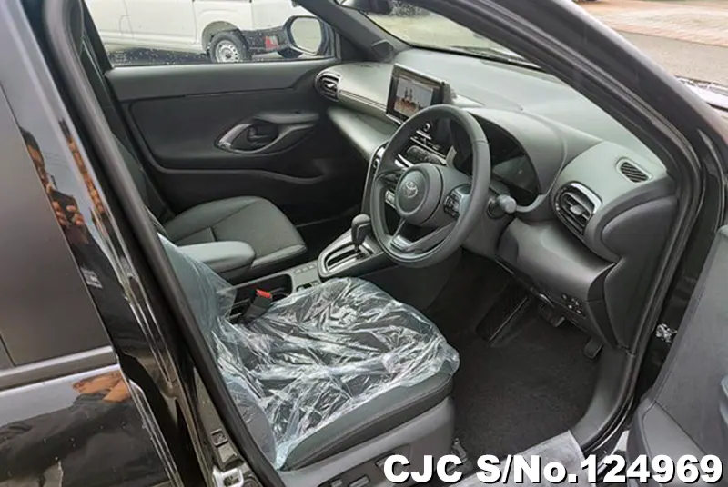 Toyota Yaris Cross in Black for Sale Image 9