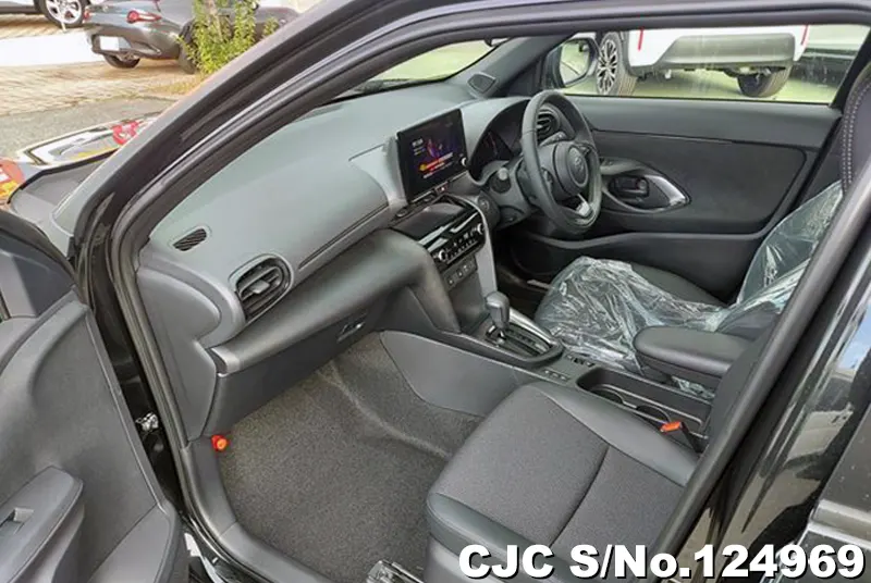 Toyota Yaris Cross in Black for Sale Image 10